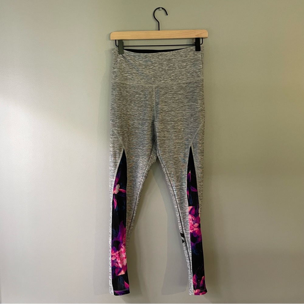 Victoria’s Secret PINK grey athletic workout leggings with rose design